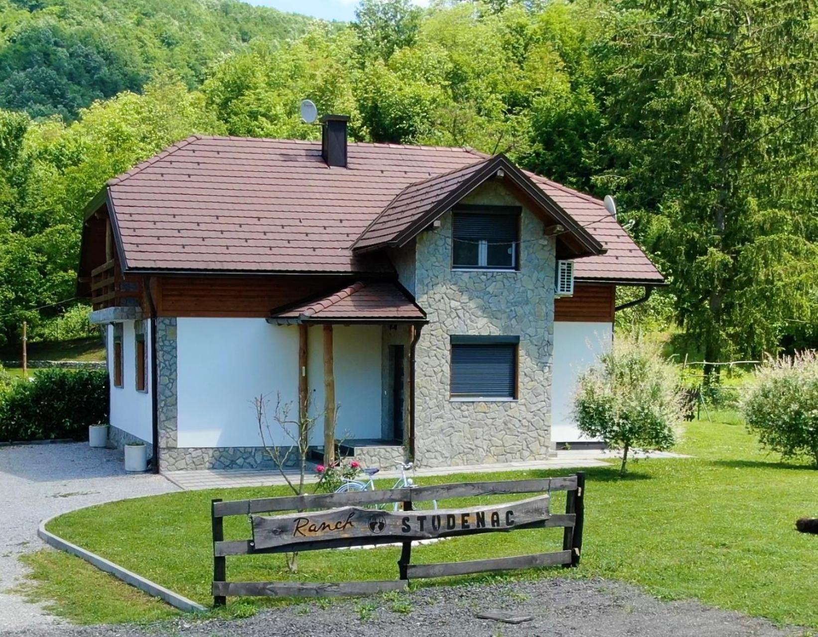 Vacation House Studenac Bihac Exterior photo